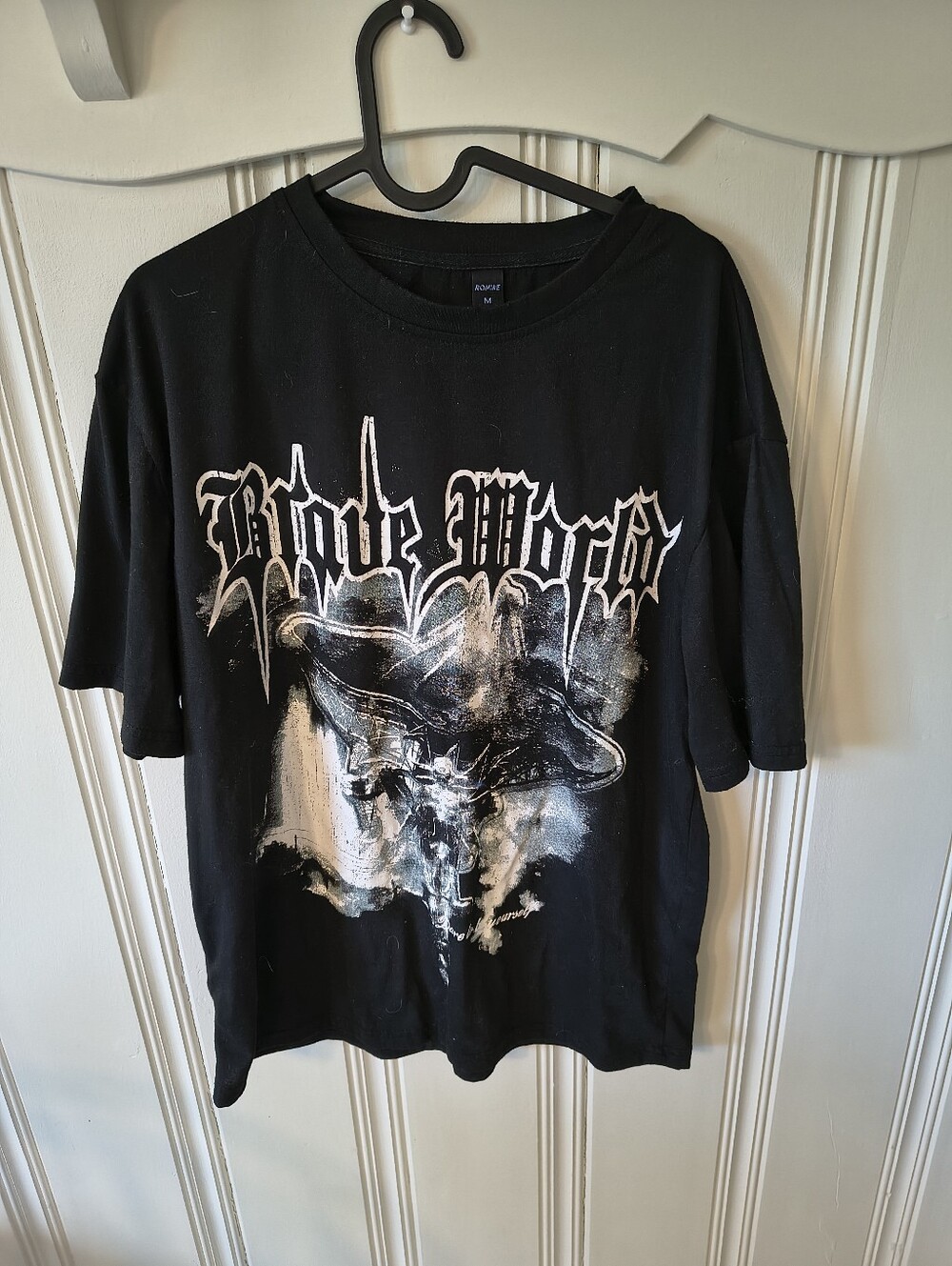 Romwe Graphic T-Shirt Size M